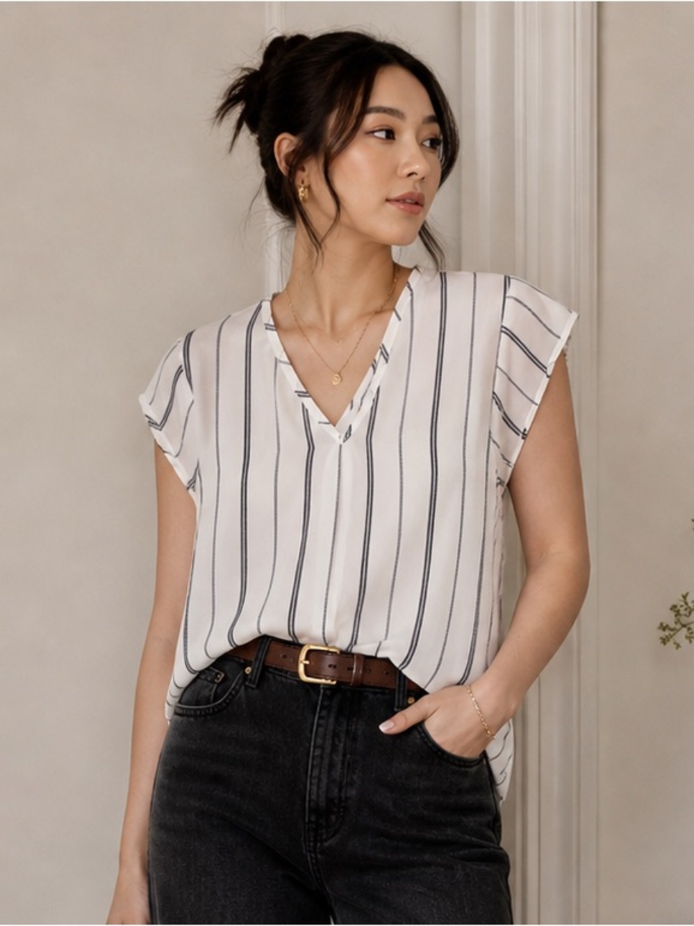 Nordstrom brand. Halogen White V-Neck Short Sleeve Blouse with Black Stripes